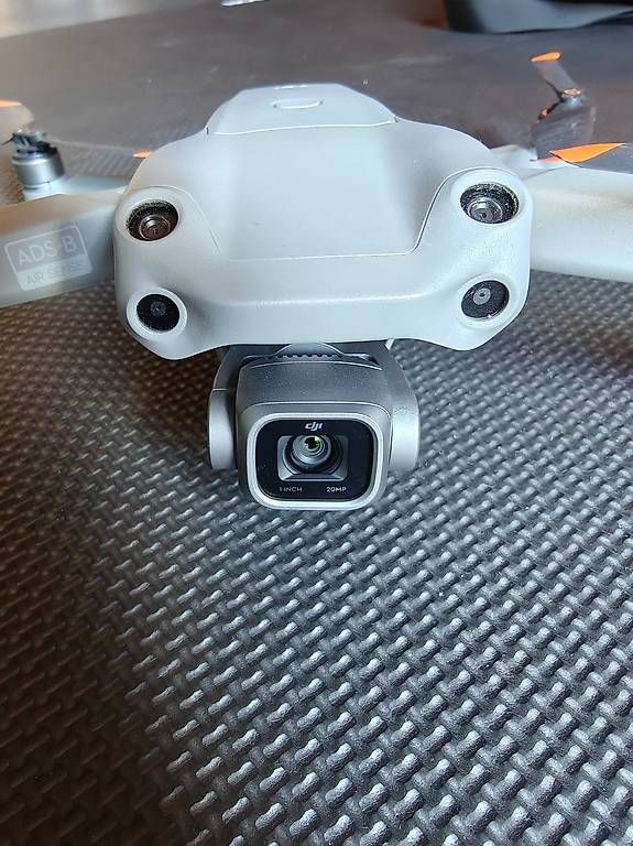DJI Modellismo RC: DJI Air 2S Fly More Combo mit RC Controller - Top Zustand – Usato da Obergoldbach venduto da joe_gzj8 2