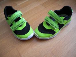 Turnschuhe / Hallenturnschuhe Gr 26