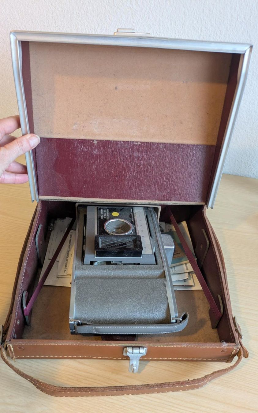 Polaroid Fotocamera: Polaroid j66 Adapter for Type 48 mit Ledertasche – Usato da Kastanienbaum venduto da therebellsmurfette 1