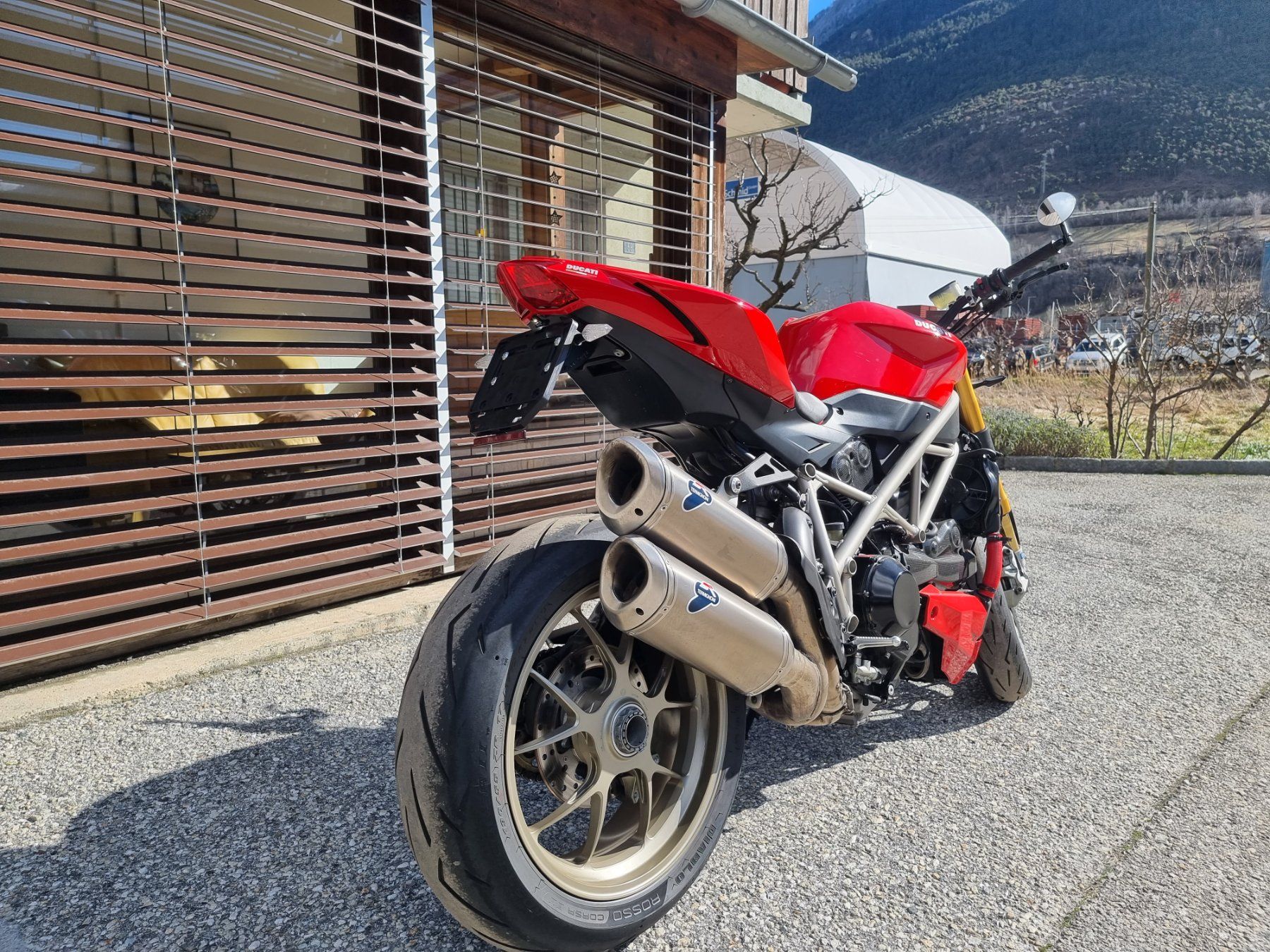 Ducati Strasse: Ducati Streetfighter 1099 S – Gebraucht aus Gamsen von  7