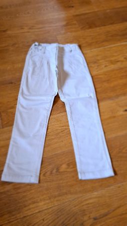 2x beige KinderUniSex Hosen Gr. 116