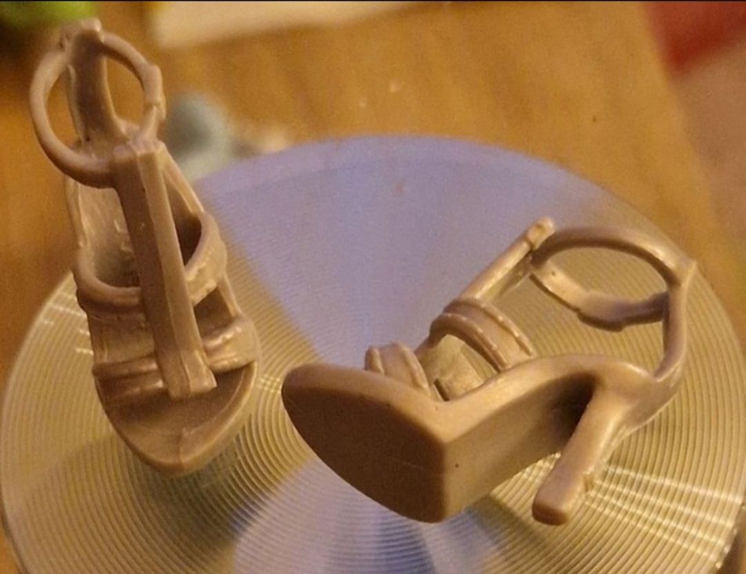 Bambole: chaussures pour Barbie – Usato da Couvet venduto da Pioune