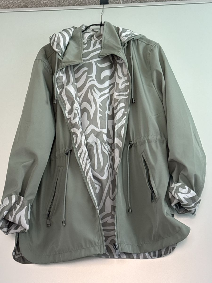 Giacche: Trendige Übergangsjacke mit Zebra-Muster, Grösse M – Nuovo (secondo la descrizione) da Hendschiken venduto da Uraniali 1