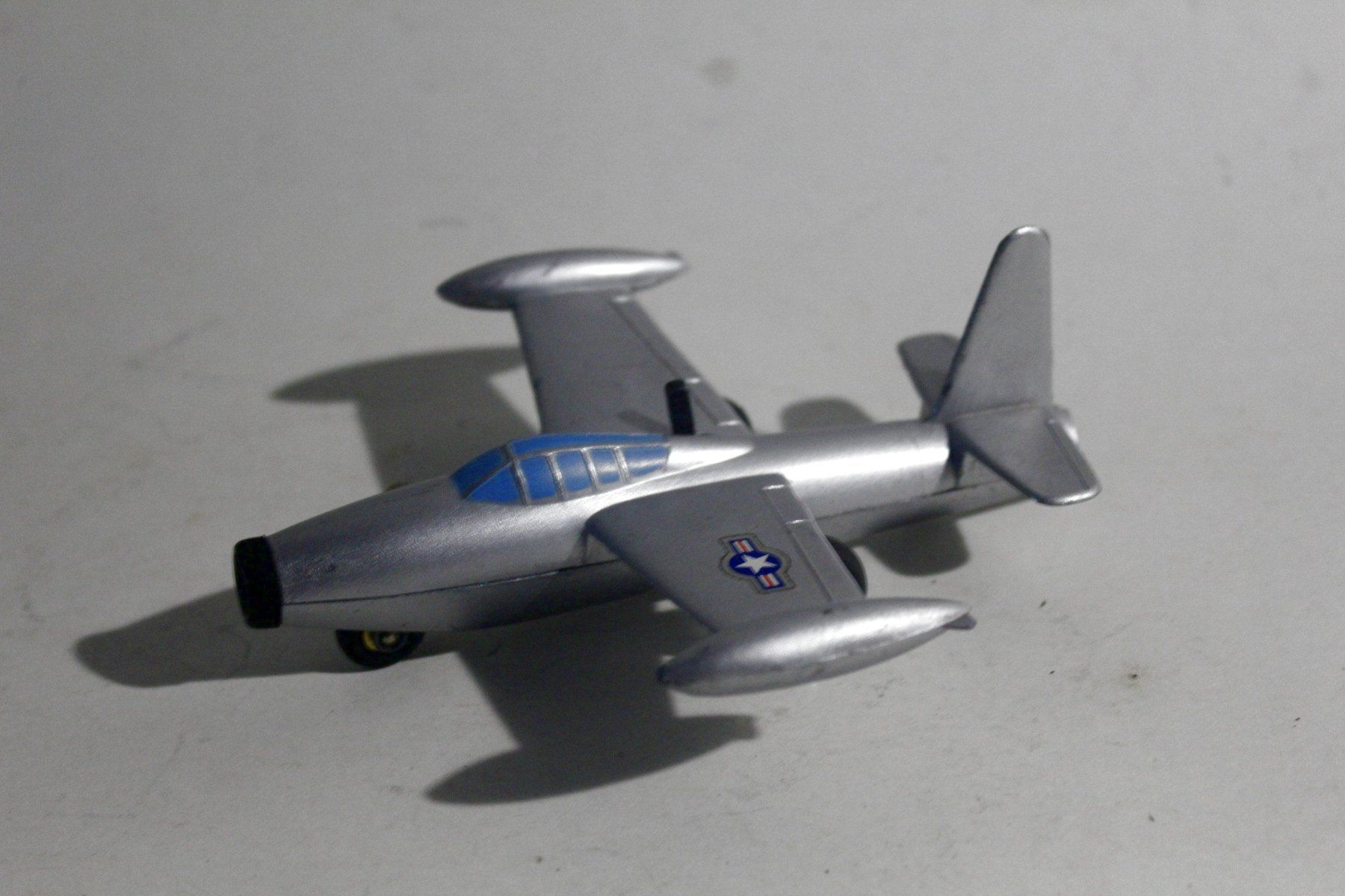 Schuco Kit di modellismo & Modellini statici: Vintage Flugzeug SCHUCO Micro Jet 1030 - Thunderjet – Usato da Bern venduto da kultiges 3