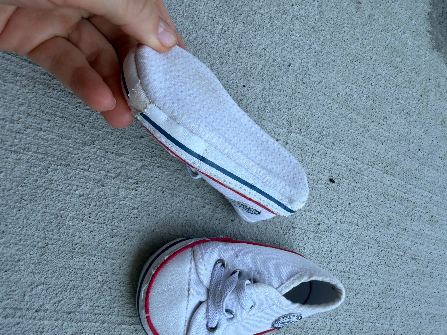 Scarpe per ragazzi: Kleinkind Schuhe weiss rot Grösse 19 – Usato da Riehen venduto da ann_76jw 2