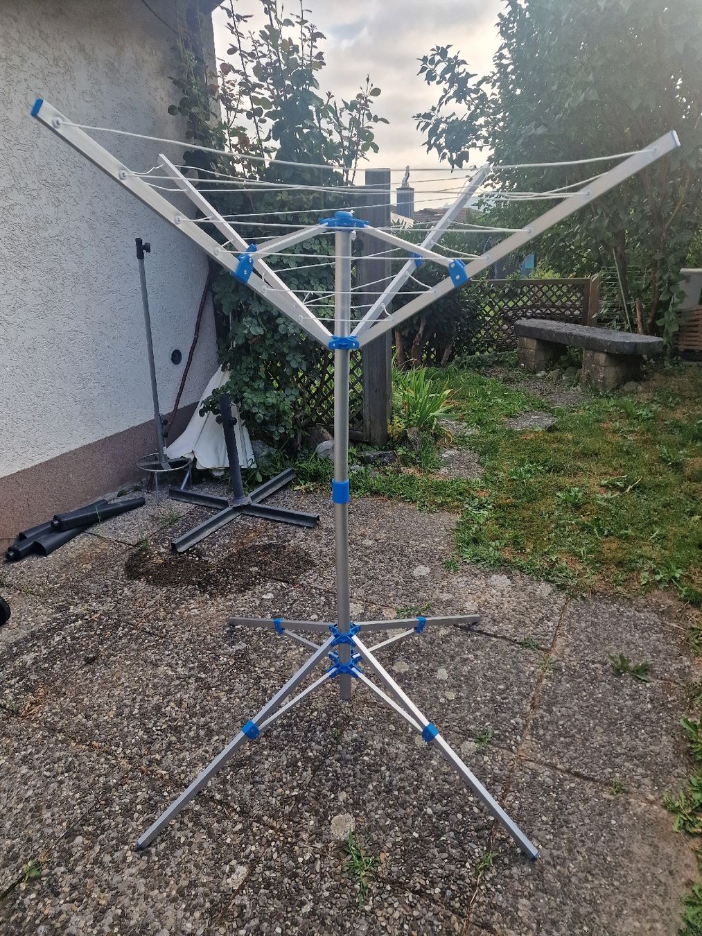 Cintres: Clothes Hanger – D'occasion à Ebikon par jag_bmt9 1