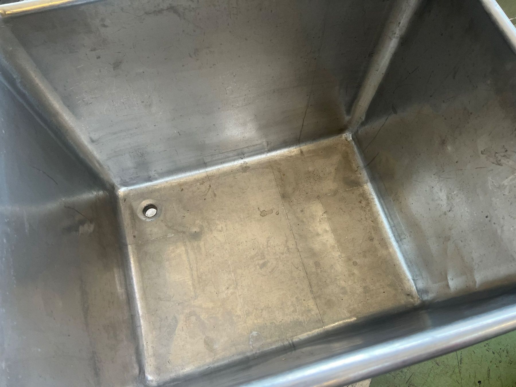 Korpus: 4 Stk. Chromstahlbehälter rollbar – Gebraucht aus Luzern von Hohenlohe 3