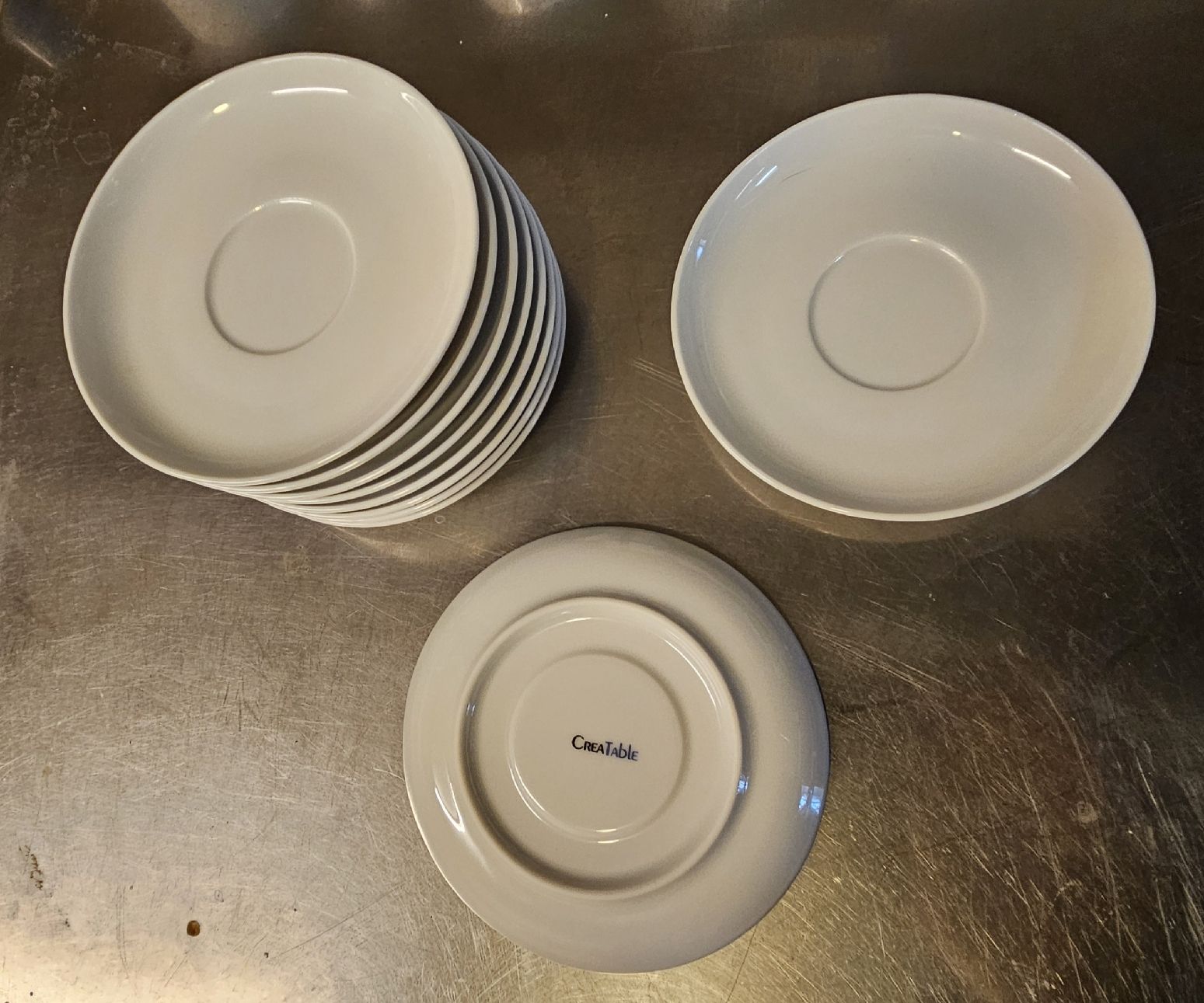Set di piatti: 12 Kaffeetassen & 10 Unterteller von Creatable – Usato da Brütten venduto da Land_Buesi 2
