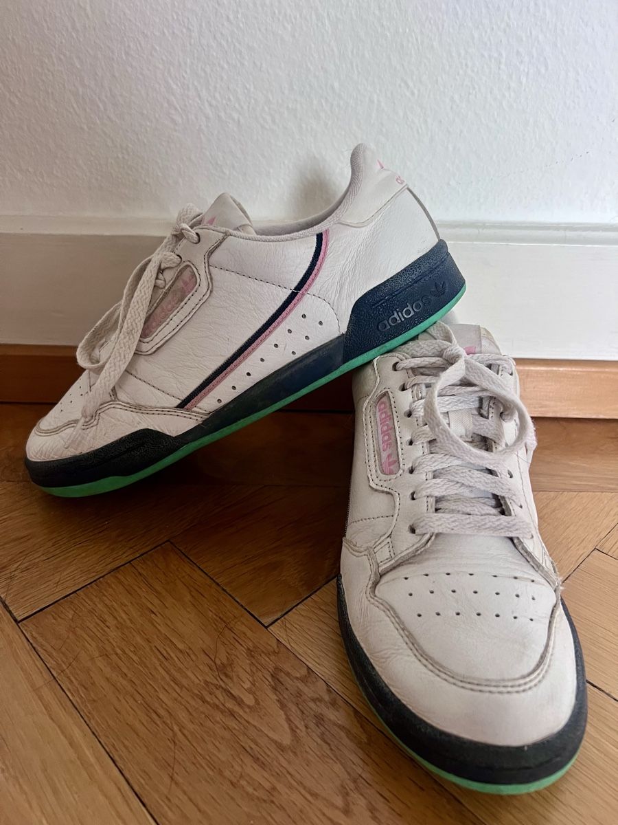 Adidas Scarpe da donna: Weisse Adidas Sneakers, EU 38 2/3 – Usato da Zürich venduto da berta86