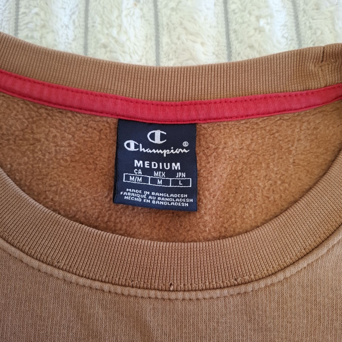 Champion Pullover & Sweatshirts: Champion  Pull brun  - Taille M – Gebraucht aus Le Locle von QualiteExpress 3