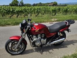 vends superbe Honda SevenFifty