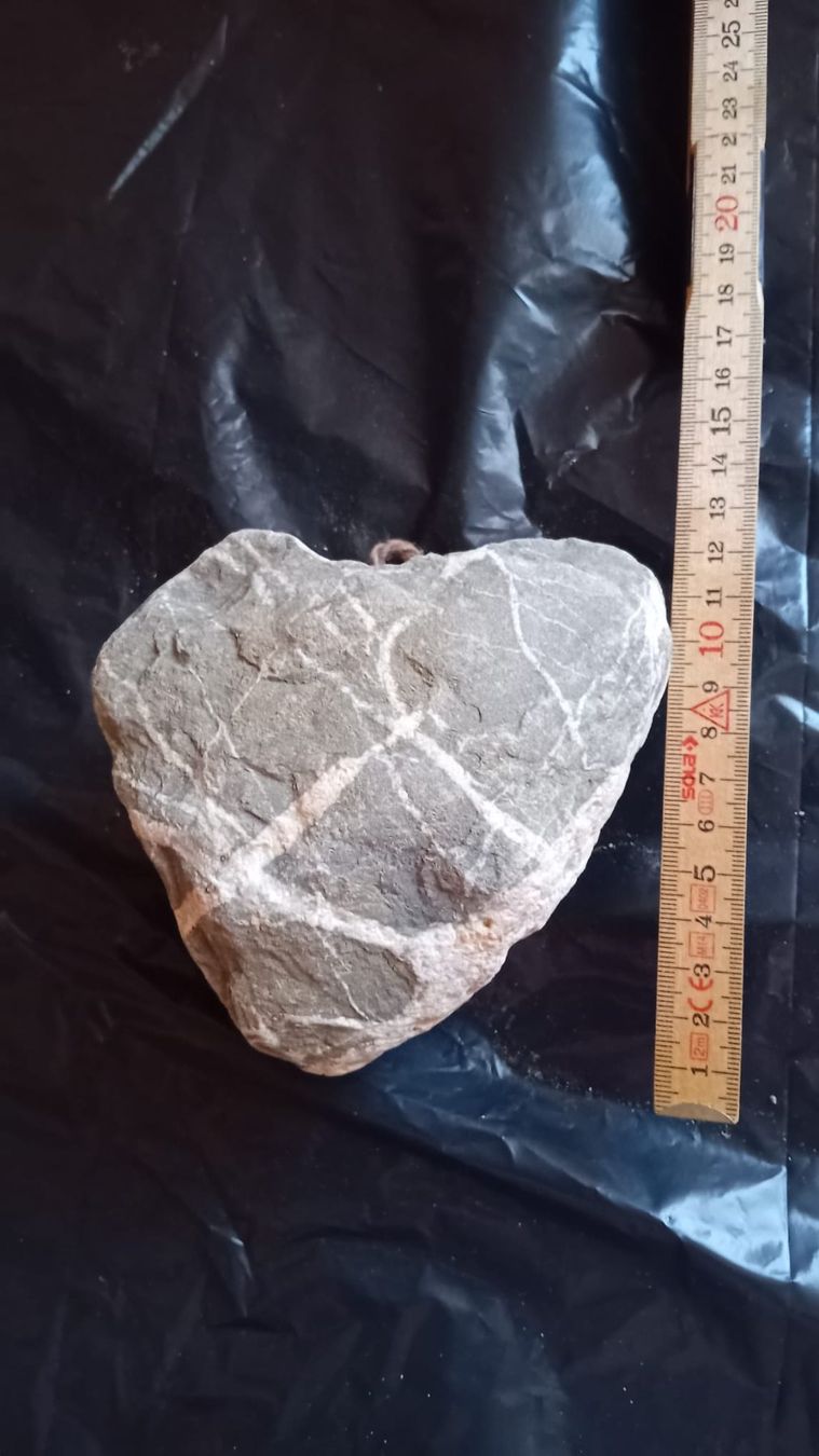 Steine & Dachziegeln: Steinherz Höhe 12cm Breite 12cm – Gebraucht aus Hasle LU von Flamme6 1