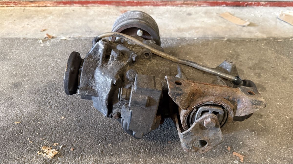 Volkswagen Tutti pezzi di ricambio auto: Synchro Diff mit Viscokupplung Golf 3 VR6 – Usato da Brunnen venduto da Michj 2
