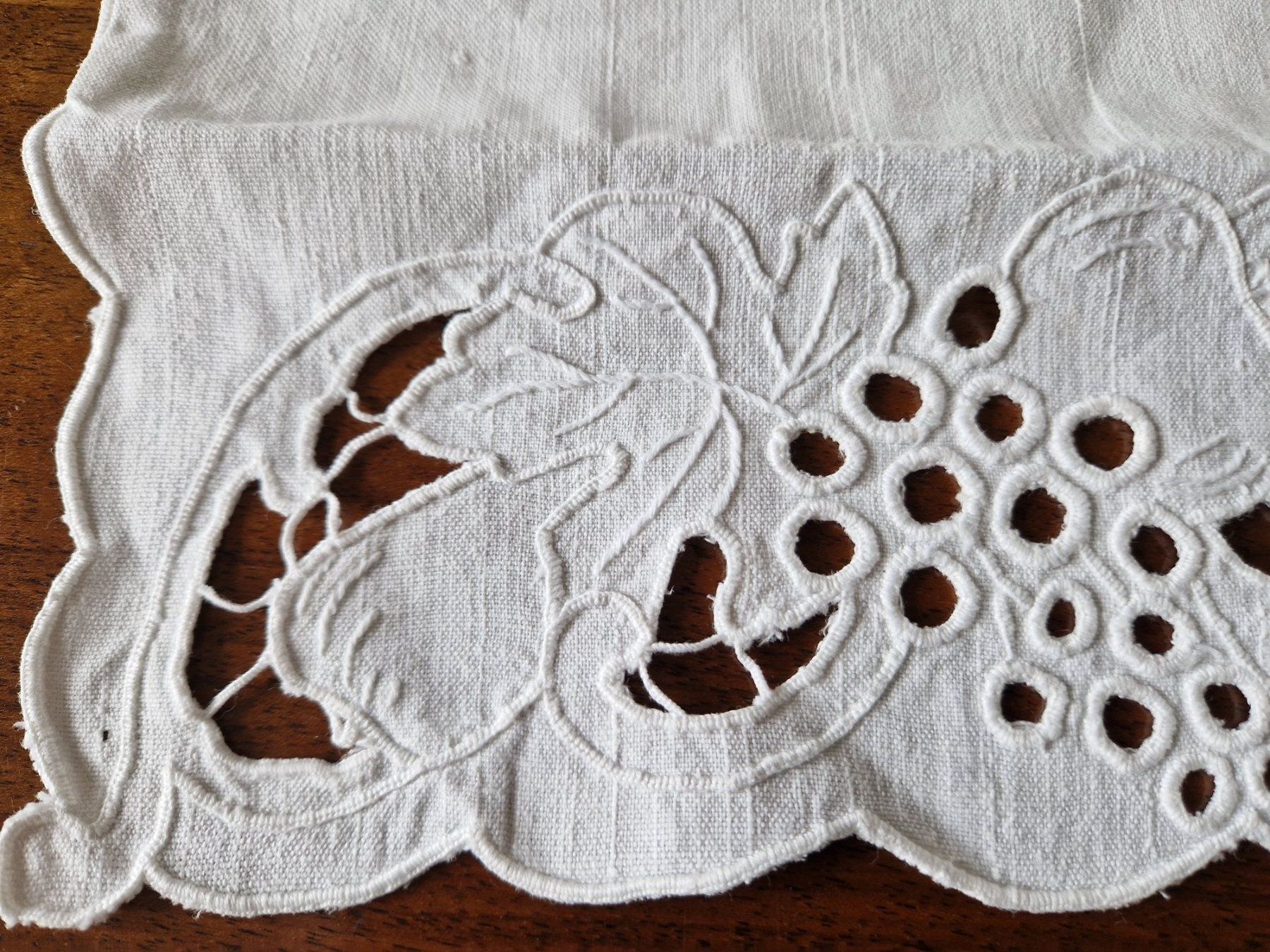 Bettwäsche: Serviettenetui Handbestickt – Gebraucht aus Bern von Antikbatik 5