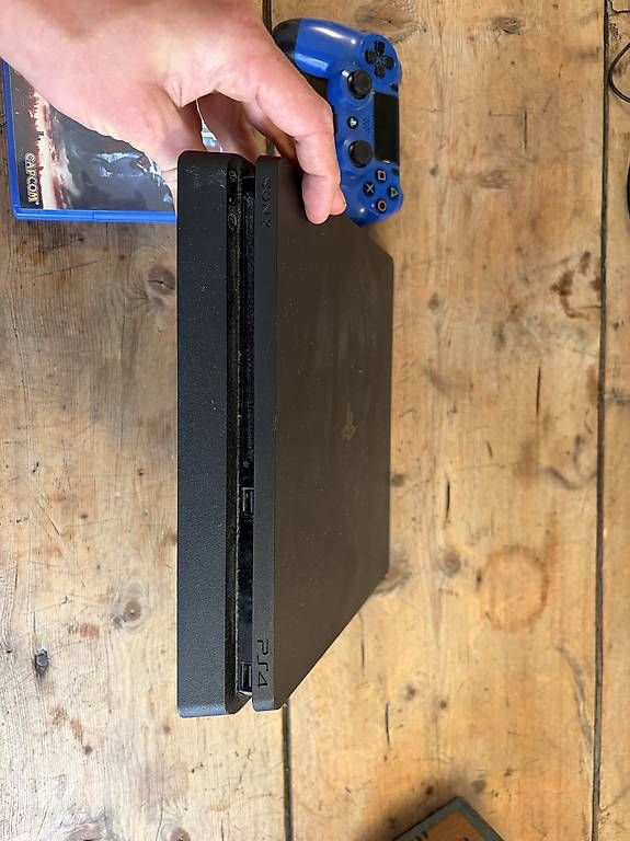 Konsolen: Ps4 Slim  – Gebraucht aus Scuol von jul_xwm9 1