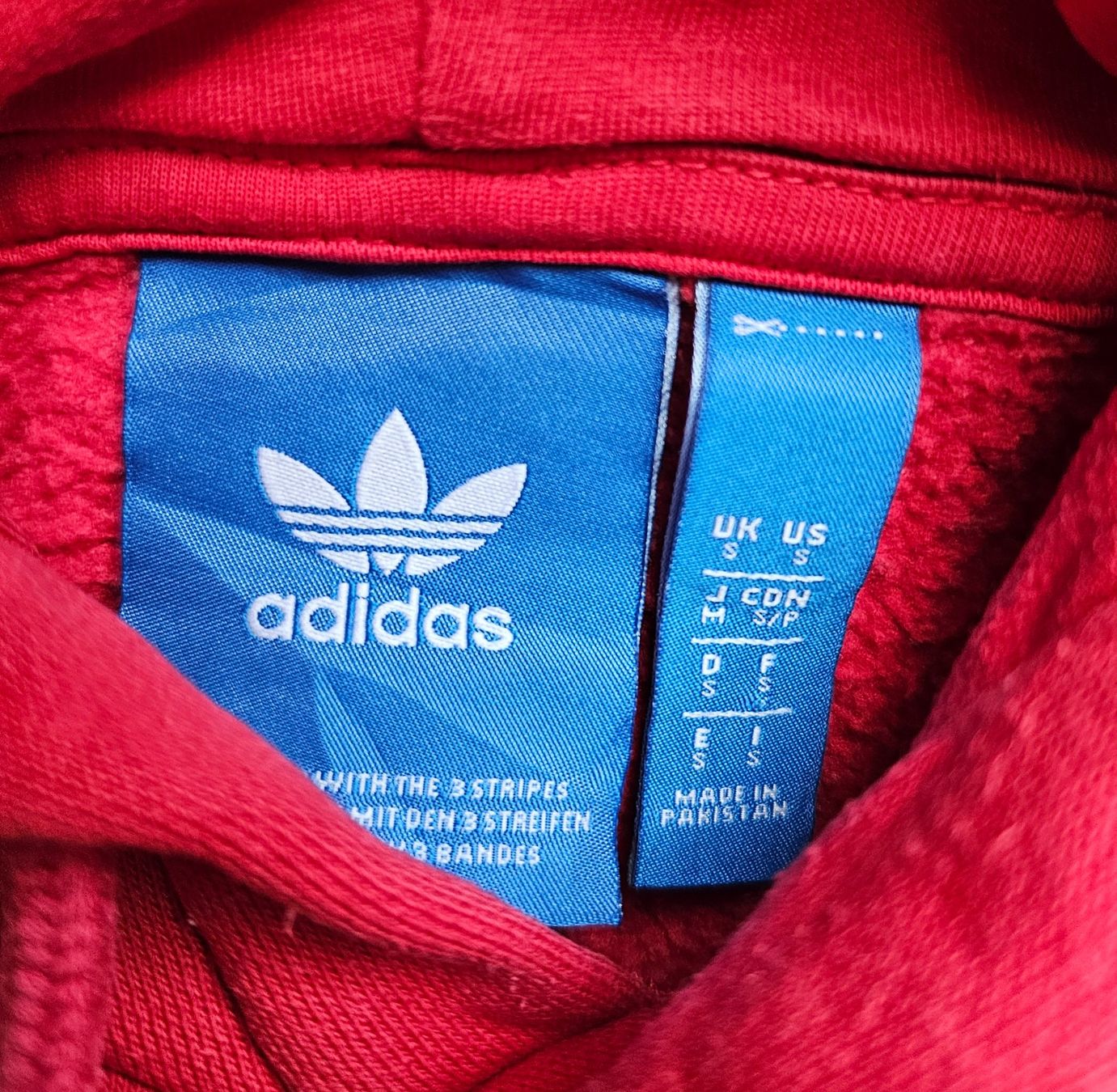 Adidas Maglioni & Felpe: Hoodie adidas Grösse S rot – Usato da Hägglingen venduto da United-Village-Trade 3