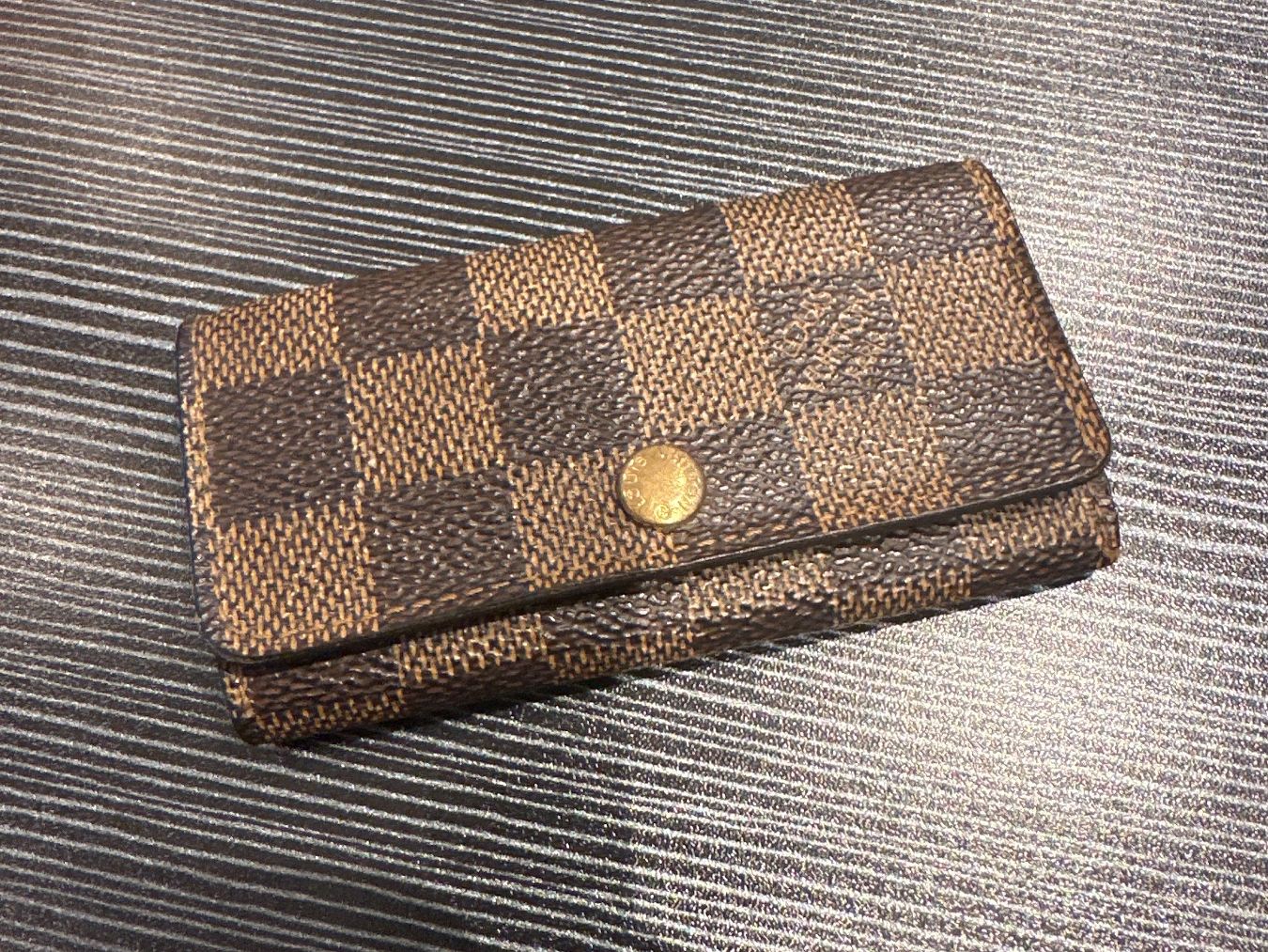 Louis Vuitton Portachiavi: Louis Vuitton Schlüsseletui - Nr. 1046 – Usato da Hittnau venduto da LuxAndMore