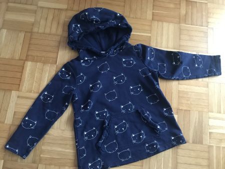 Kapuzen Pullover mit Katzen von Topolino Grösse 116