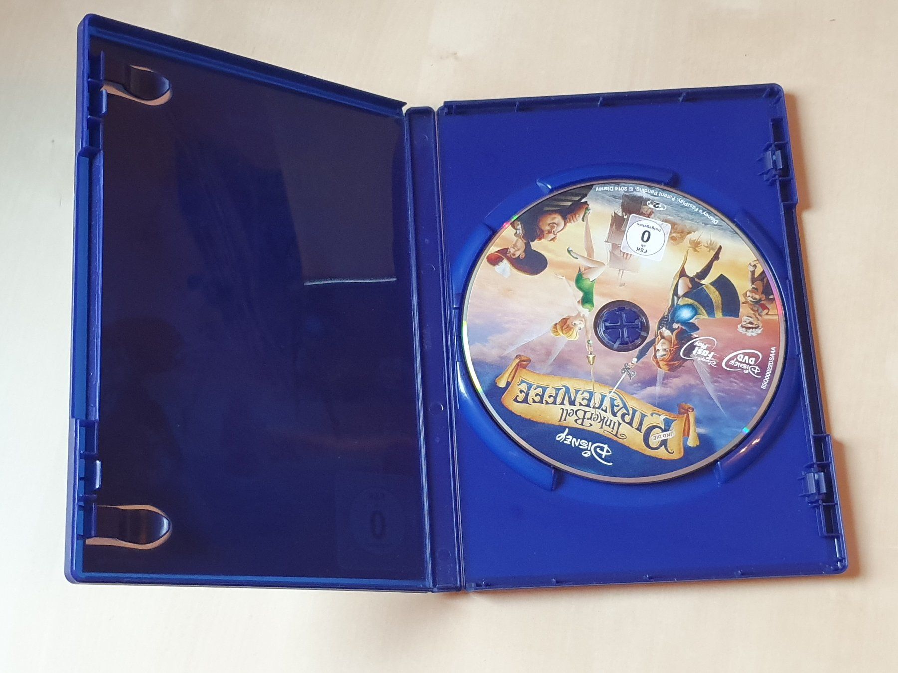 Tutti i DVDs: Tinker Bell und die Piratenfee – Usato da Stansstad venduto da collectorsshop 2