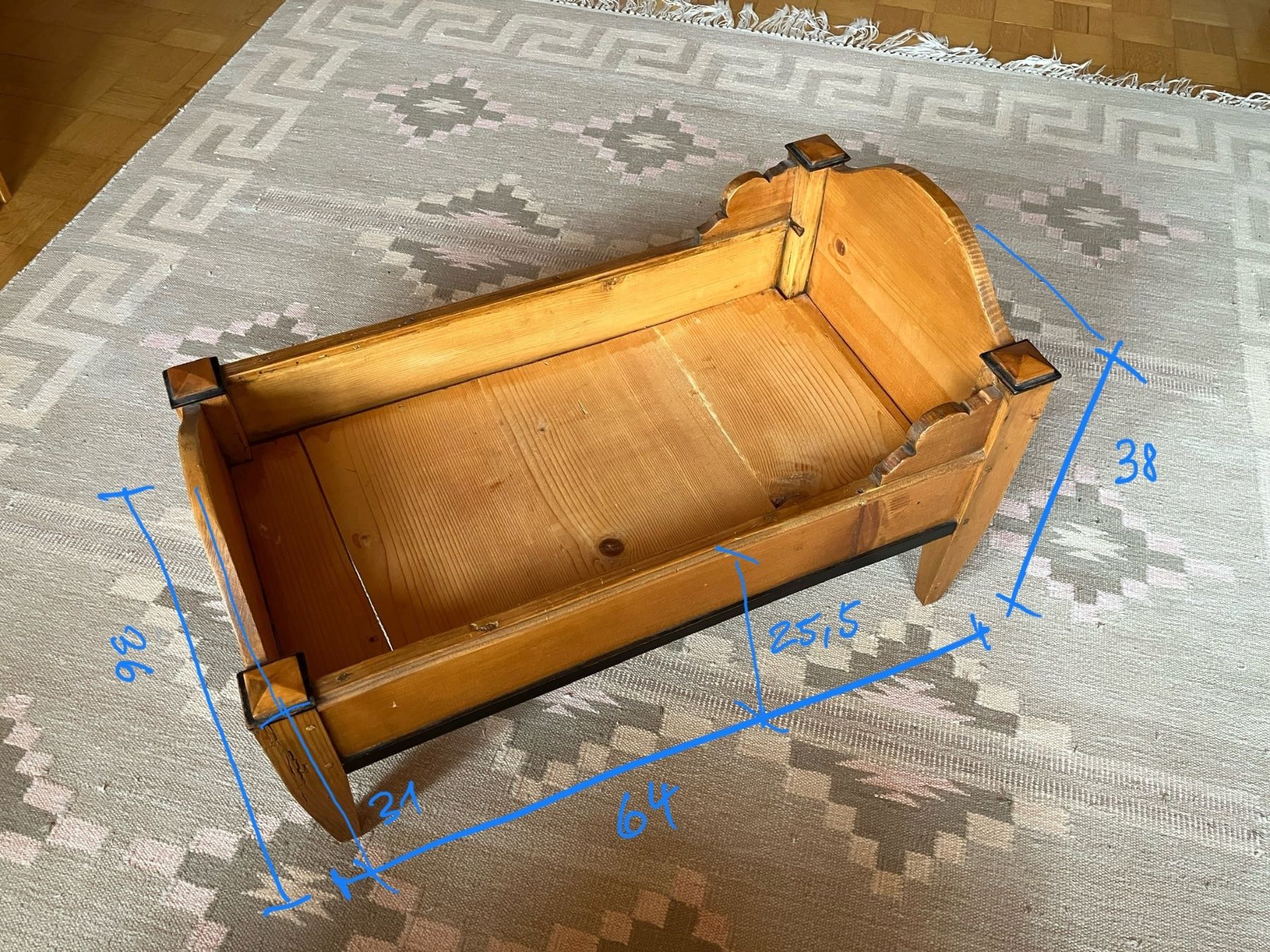 Spielzeuge: Puppenbett im Biedermeier-Stil – Gebraucht aus Oberegg von Najen751 2