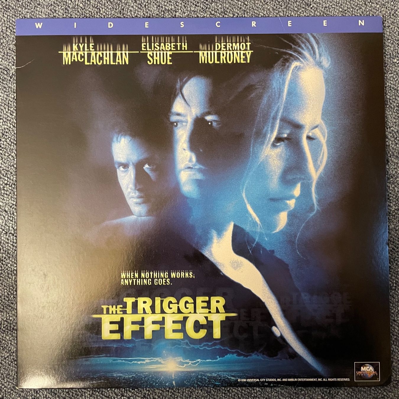 Alle DVDs: The Trigger Effect - LASER DISC - Englisch Original – Gebraucht aus Stans von Brode