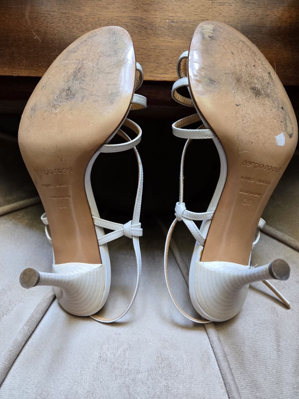 Scarpe da donna: Sandales Sergio Rossi blanches avec strass pointure 38.5 – Nuovo (secondo la descrizione) da Lausanne venduto da Flo1006 8