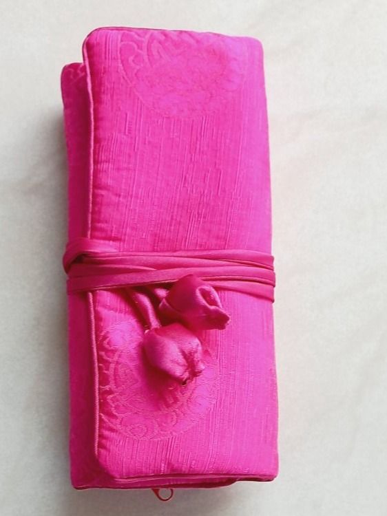 Borse: Seiden Schmuck Rollen Tasche – Nuovo e nell'imballaggio originale da Winistorf venduto da acreativ2