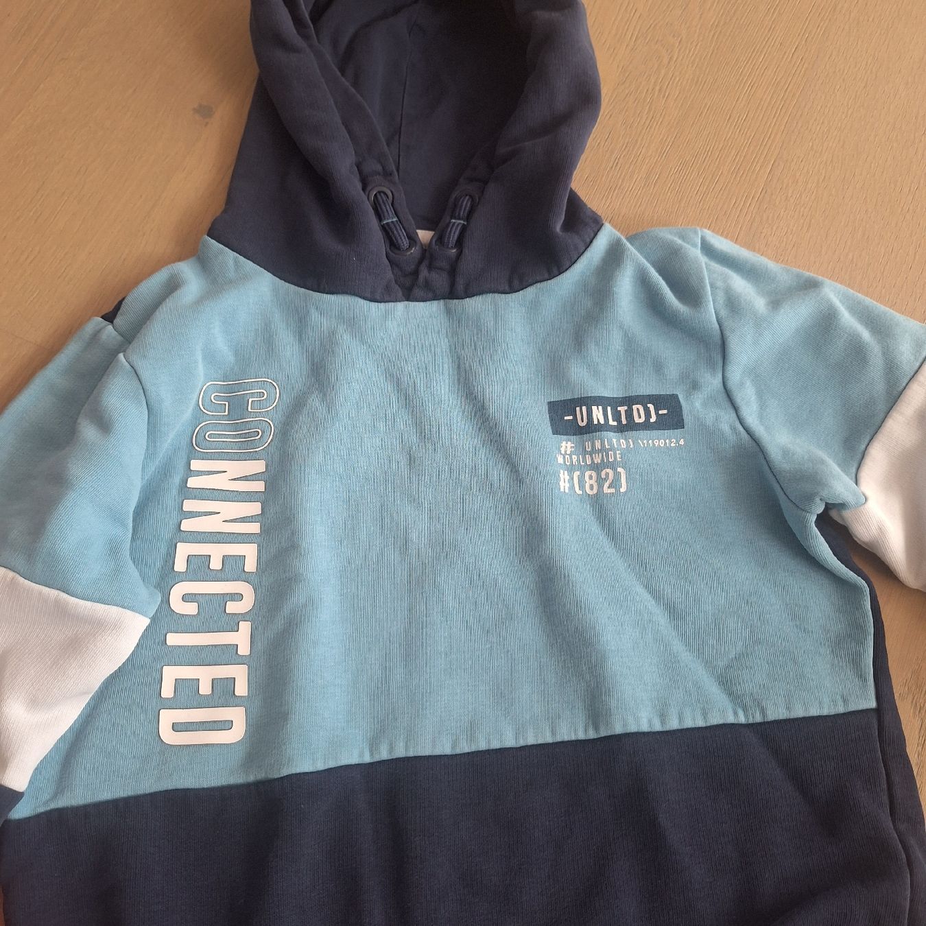 Maglioni & Felpe: Zwei coole Pullover, Gr. 134 – Usato da Dachsen venduto da Luna261081 1