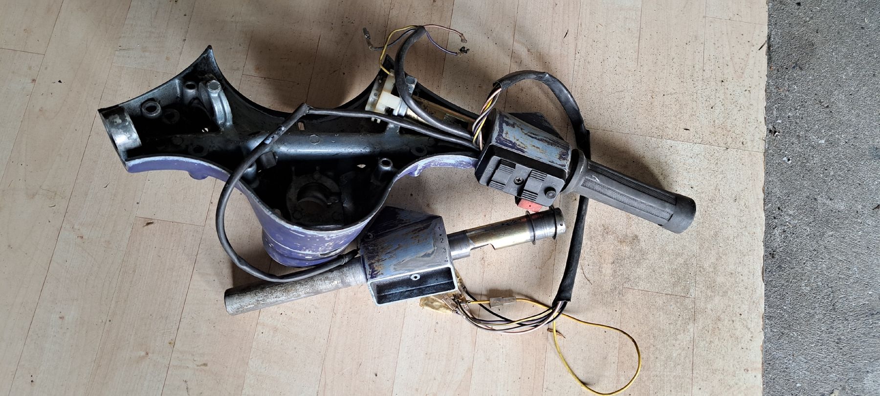 Vespa Tutti pezzi di ricambio per scooter: Vespa Piaggio PX Lenker – Usato da Füllinsdorf venduto da Borgirosi 3