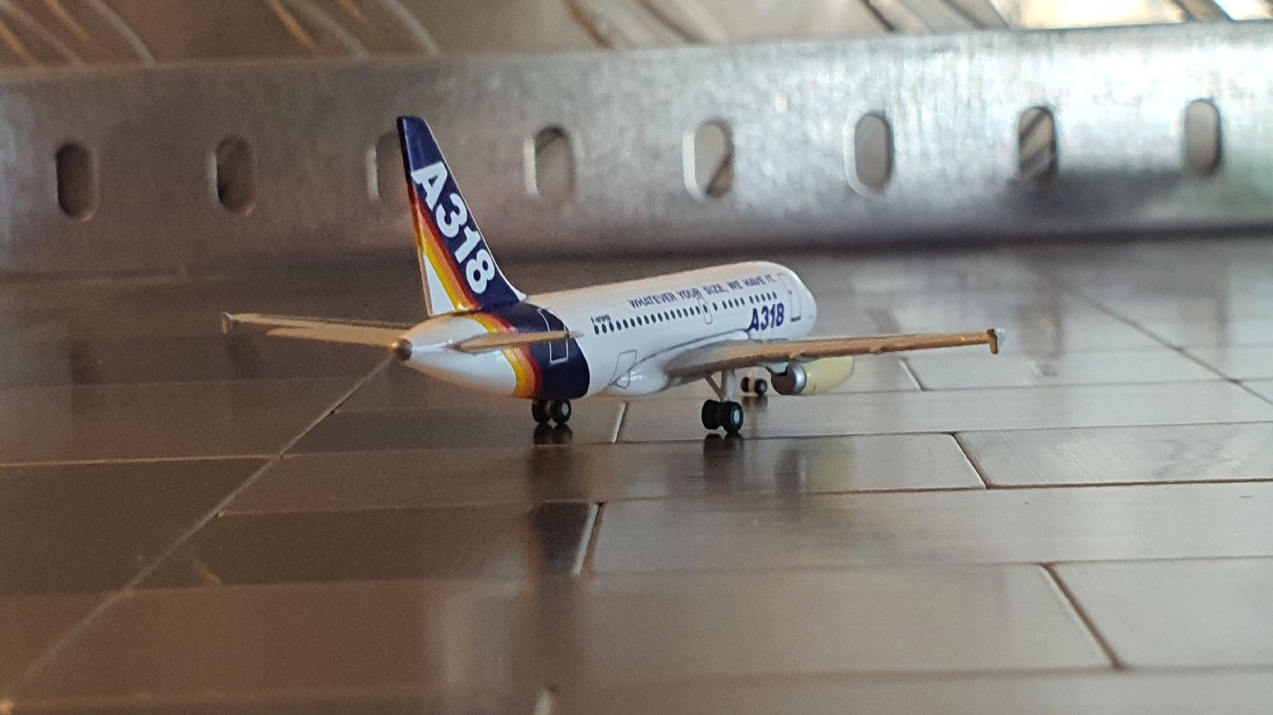 Herpa Kit di modellismo & Modellini statici: HERPA AIRBUS A318 1/500 – Usato da Männedorf venduto da Modellbau-wyss 2