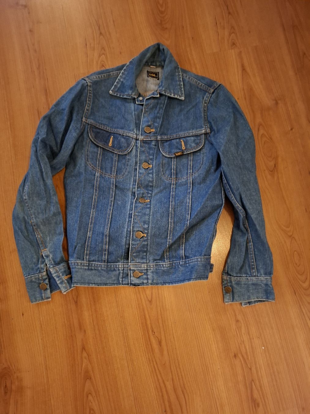 Lee Jacken: True Vintage 90er Lee Jeans Jacke, Grösse 34 – Gebraucht aus Hunzenschwil von Hardrock6