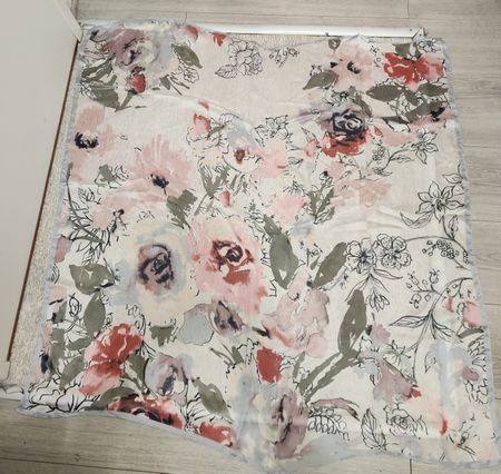 Foulard Nine West imprimé floral rose clair 