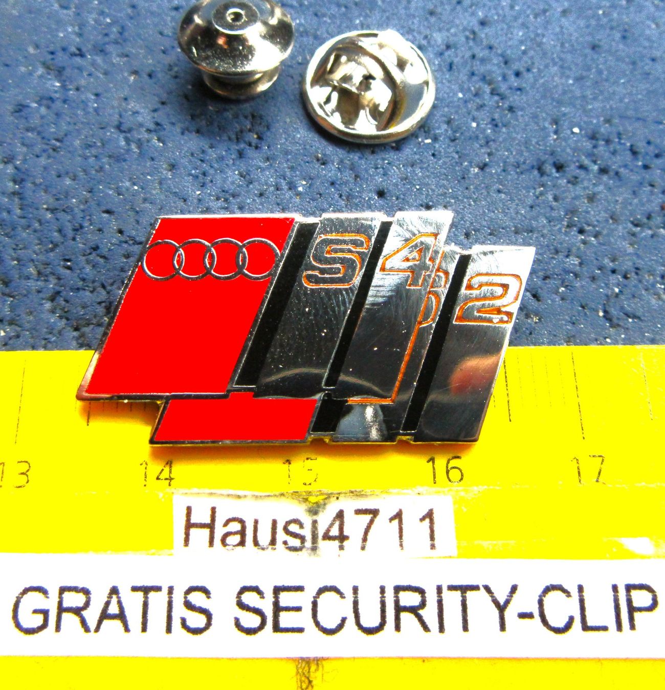 Audi Plaketten & Abzeichen: AUDI S4 + S2 AUTO LOGO PIN SILBRIG mit SECURITY-CLIP – Gebraucht aus Ettingen von Hausi4711