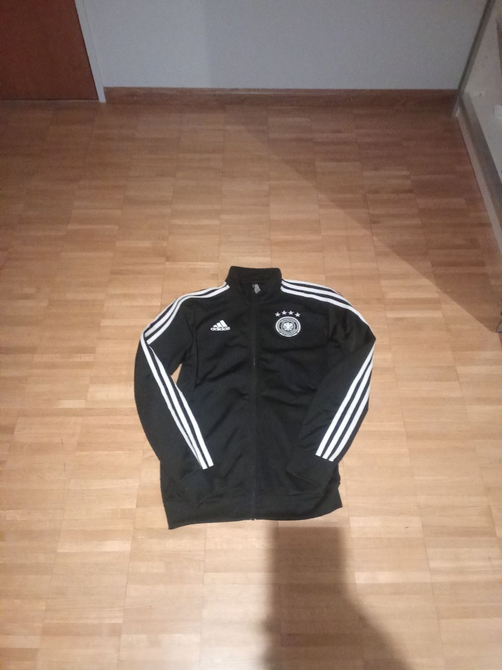 Adidas Giacche: DEUTSCHLAND JACKE S – Nuovo (secondo la descrizione) da Bretzwil venduto da Ulas5757