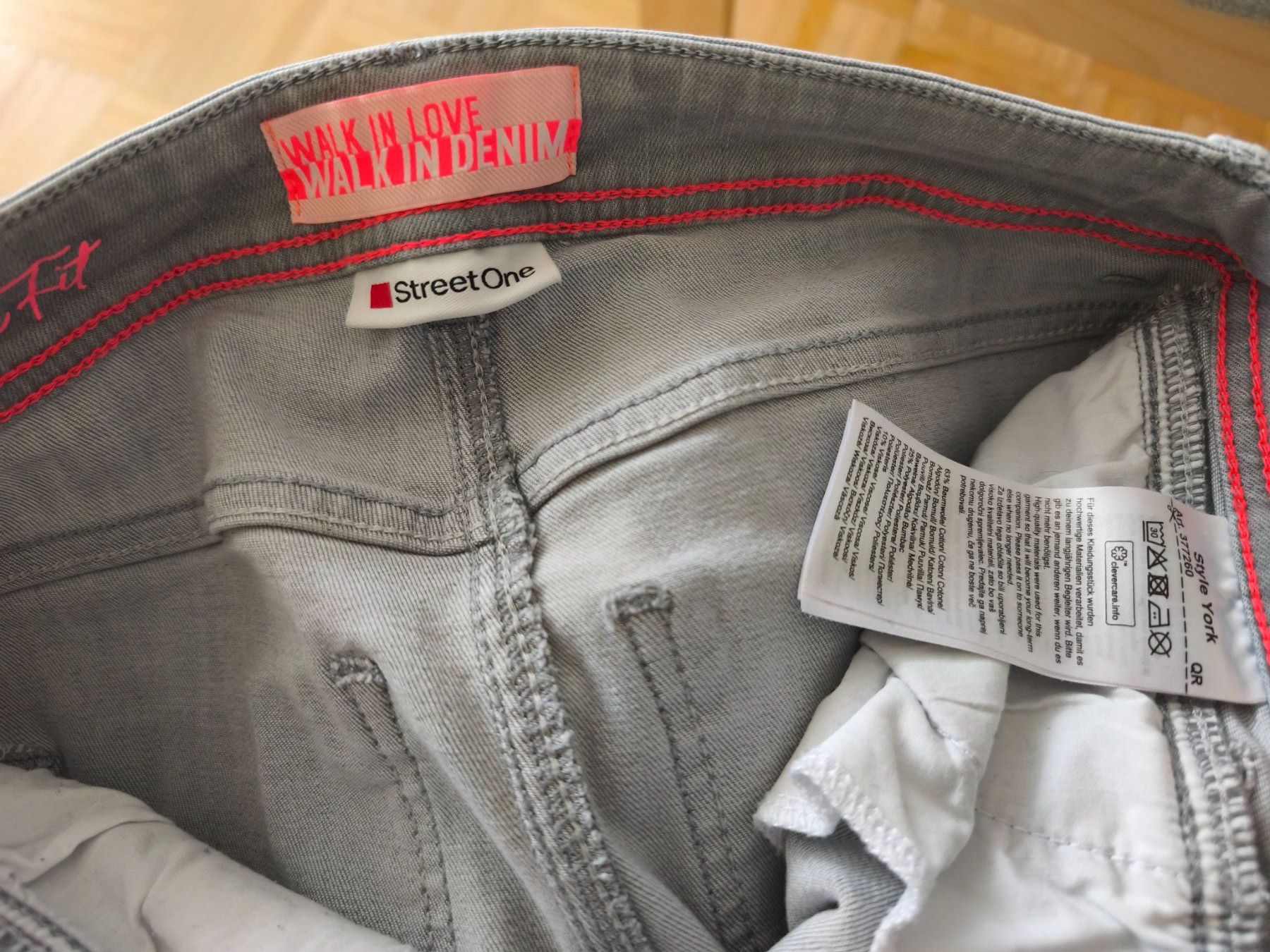 Cambio Jeans: Jeans STREET ONE, hellgrau, neu , elastisch Gr. D 34, – Nuovo e nell'imballaggio originale da Geroldswil venduto da AndiHighflyer 1