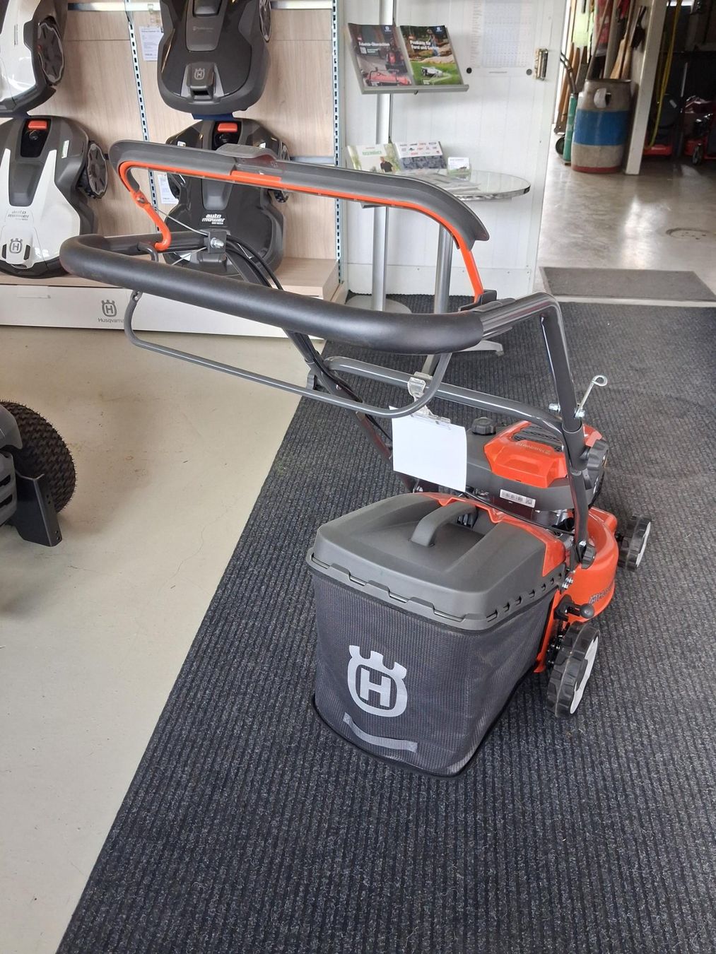 Husqvarna Tagliaerba: Husqvarna LC 140SP NEU !!! – Usato da Hünikon venduto da kleigese 3