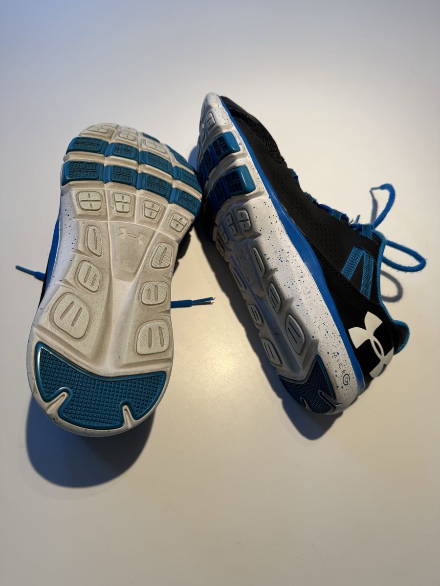 Under Armour Scarpe da uomo: Chaussures de training indoor – Usato da Chêne-Bougeries venduto da OB_Geneva 2