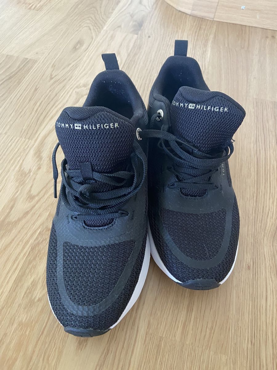 Tommy Hilfiger Scarpe da donna: Tommy Hilfiger Schuhe  – Usato da Worben venduto da cli_2xtk