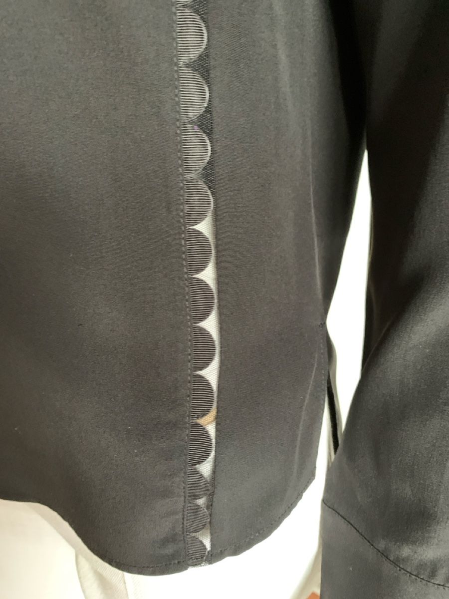 Akris Camicette: AKRIS: Exklusive Schwarze Seidenbluse mit Cutout, 36 – Nuovo (secondo la descrizione) da Luzern venduto da paulablue 4