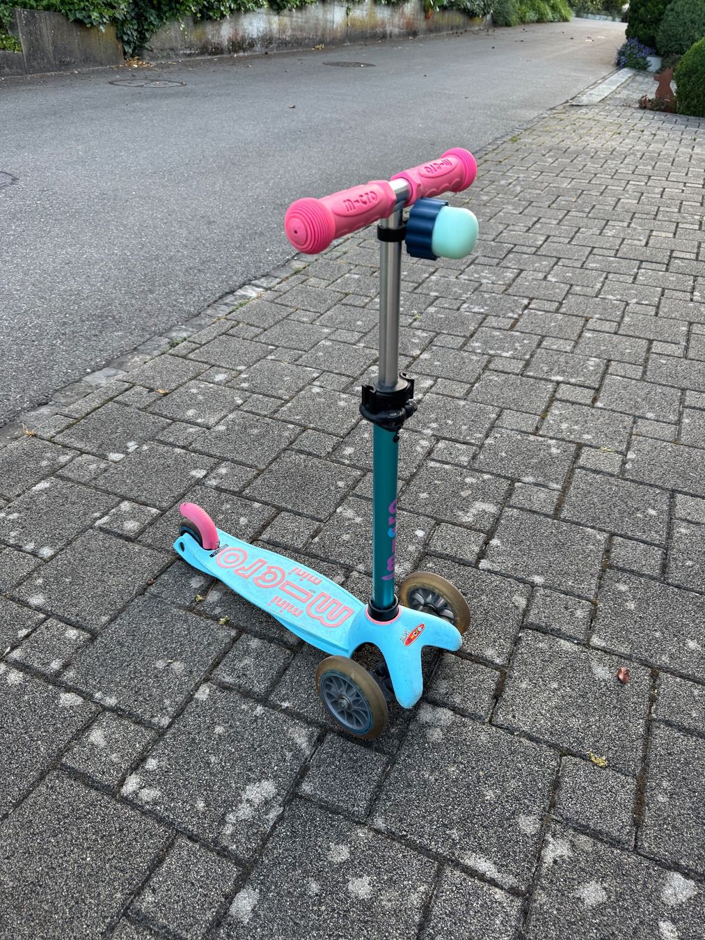 Micro Kickboard: Micro Mini Deluxe Scooter – Usato da Bergdietikon venduto da LA-Sunshine
