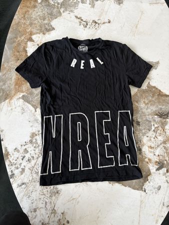 Schwarzes T-Shirt