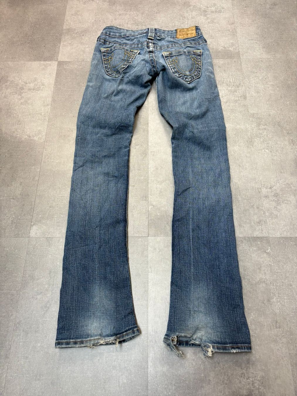 True Religion Jeans: True Religion Bootcut Flared Jeans - Grösse XS/24 – Nuovo (secondo la descrizione) da Werdenberg venduto da hase.vintage
