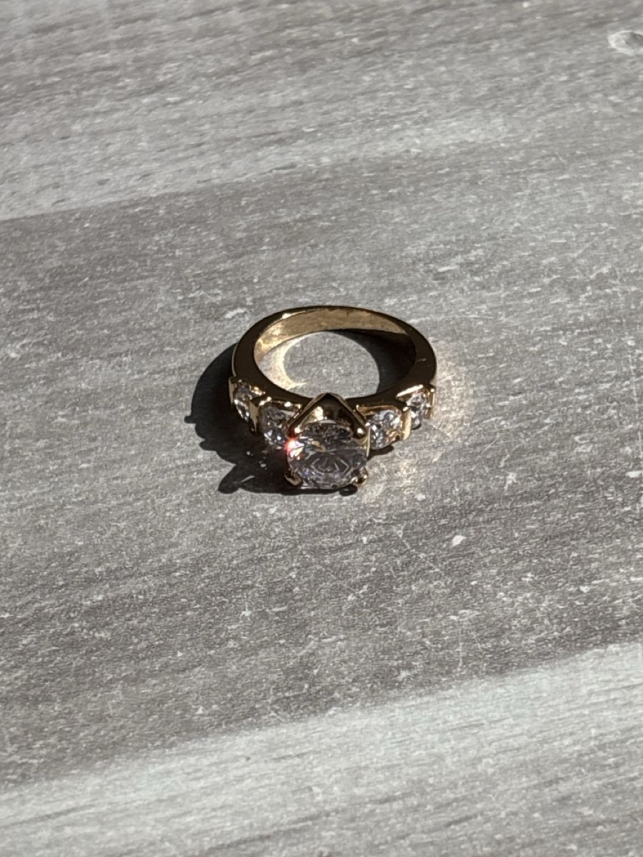 Anelli: Bague dorée ancienne avec pierres – Usato da Chêne-Bourg venduto da iva_6fxv