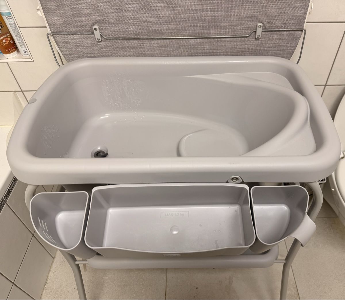 Chicco Baignoires: Baignoire/ table à langer sur pied chicco – D'occasion à Vallorbe par nde_77k6 1