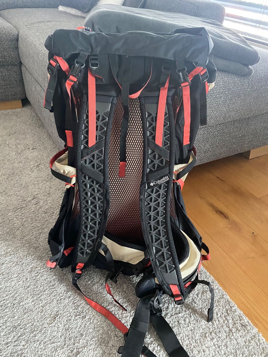 Columbia Rucksäcke: Columbia Titanium Trekkingrucksack / Wanderrucksack – Gebraucht aus Zürich von dre_8nrx 2