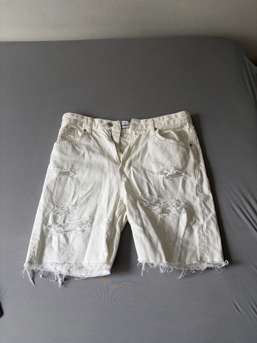 Bershka Pantaloni: Bershka shorts EU40 – Nuovo (secondo la descrizione) da Thalwil venduto da Nvani0502