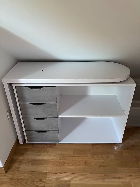 Bureaux: Schreibtisch mit Rollfunktion – D'occasion à Othmarsingen par bla_799z