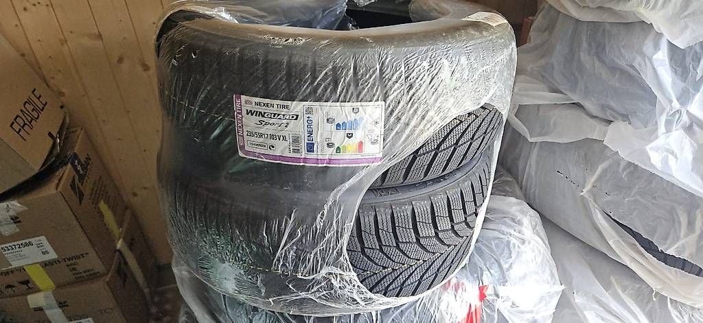 Altro in Scrittura & Disegno: 2 pneus hiver Winguard 235/55R17 – Usato da Vercorin venduto da zickme 1