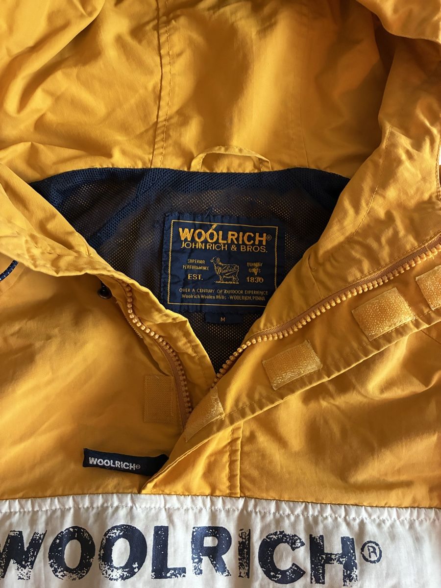 Woolrich Giacche: Vintage Woolrich Regenjacke Grösse M – Usato da Basel venduto da Aevex 1
