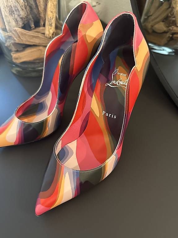 Damenschuhe: Louboutin Hot Chick Gr 39 – Gebraucht aus Schindellegi von wae_fhj7